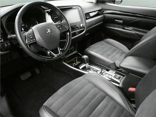 2020 Mitsubishi Outlander SE