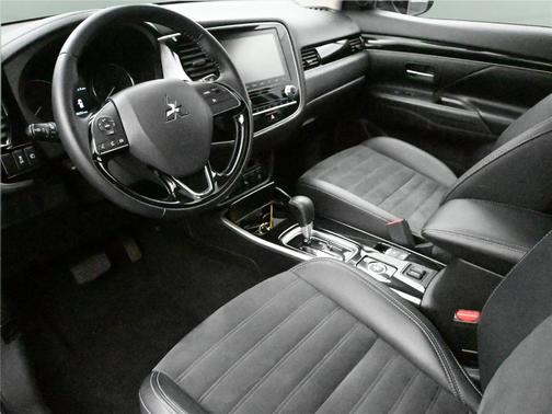 2020 Mitsubishi Outlander SE