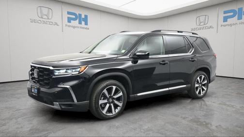 Crystal Black Pearl 2023 Honda Pilot Elite