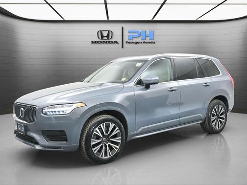 2022 Volvo XC90 T5 Momentum 7 Passenger