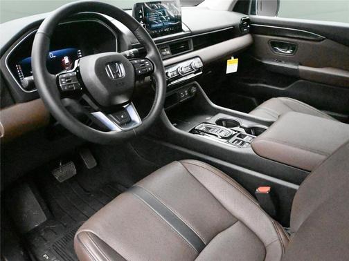 Modern Steel Metallic 2025 Honda Pilot Elite