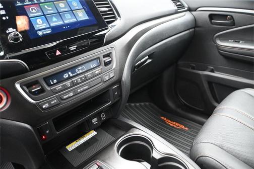 Platinum White Pearl 2023 Honda Passport TrailSport
