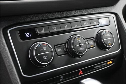 Deep Black Pearl Effect 2021 Volkswagen Atlas 2.0T SE