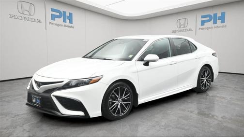 White 2022 Toyota Camry SE