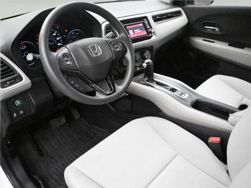 Platinum White Pearl 2020 Honda HR-V LX