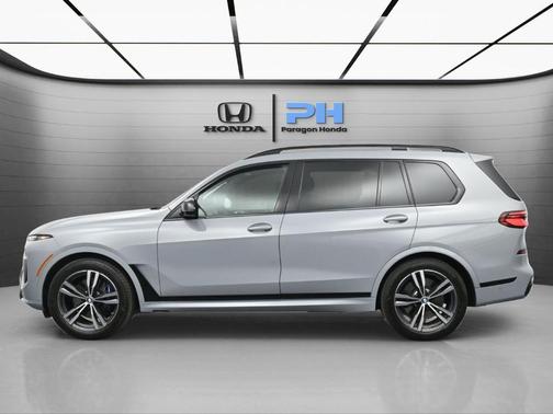 2025 BMW X7 M60i