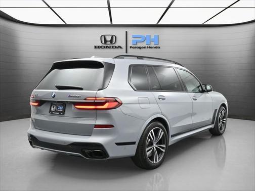 2025 BMW X7 M60i