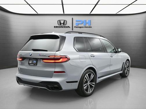 2025 BMW X7 M60i