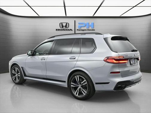 2025 BMW X7 M60i