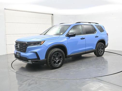 Sky Blue Pearl 2025 Honda Pilot TrailSport