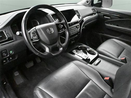 2022 Honda Pilot Touring 7-Passenger