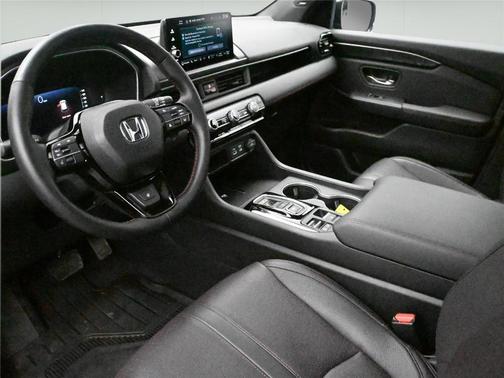 Crystal Black Pearl 2025 Honda Pilot Black Edition