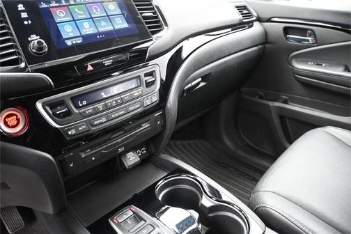 Sonic Gray Pearl 2022 Honda Pilot Touring 7-Passenger