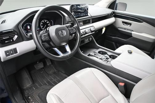 Obsidian Blue Pearl 2023 Honda Pilot Touring