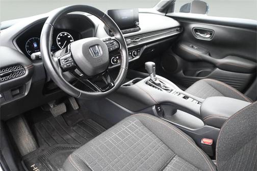 Platinum White Pearl 2025 Honda HR-V Sport