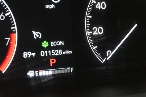 Platinum White Pearl 2025 Honda HR-V Sport