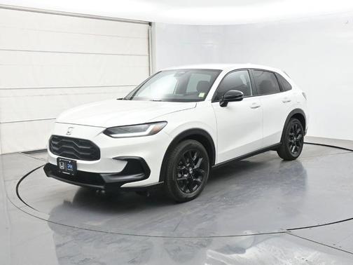 Platinum White Pearl 2025 Honda HR-V Sport