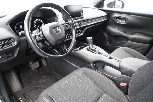 Platinum White Pearl 2025 Honda HR-V Sport