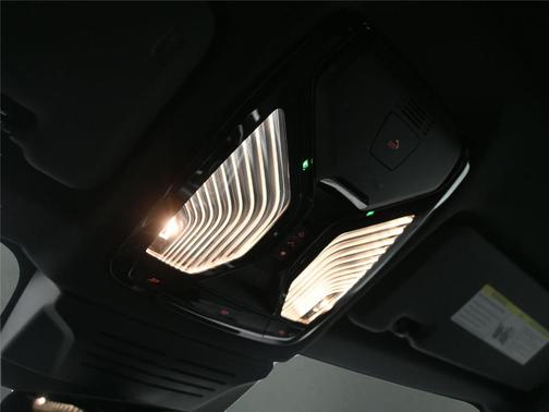 2025 BMW X6 xDrive40i