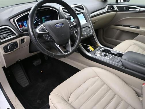 2017 Ford Fusion Hybrid SE