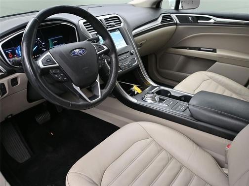 2017 Ford Fusion Hybrid SE