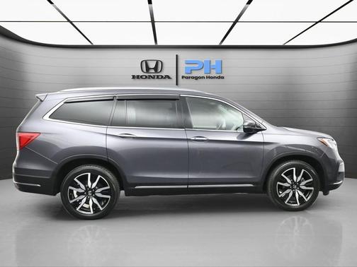 2022 Honda Pilot Touring 8-Passenger