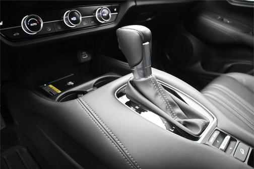 Platinum White Pearl 2024 Honda HR-V EX-L