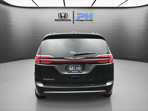 2022 Chrysler Pacifica Touring-L