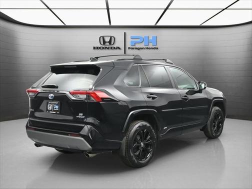 2022 Toyota RAV4 Hybrid SE