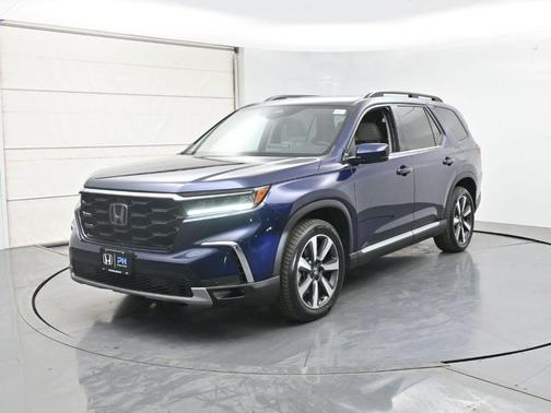 Obsidian Blue Pearl 2024 Honda Pilot Touring