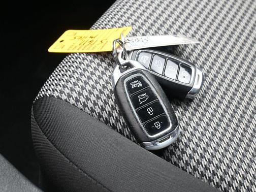 2020 Hyundai KONA SEL