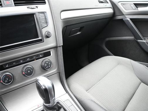 2017 Volkswagen Golf SportWagen TSI S