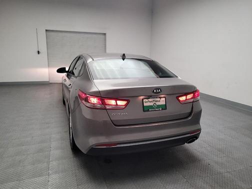 Titanium Silver 2018 Kia Optima LX