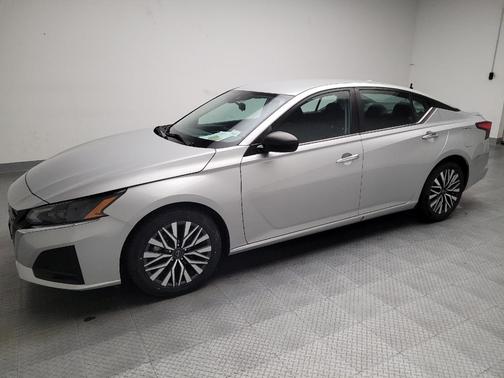 Brilliant Silver Metallic 2024 Nissan Altima 2.5 SV