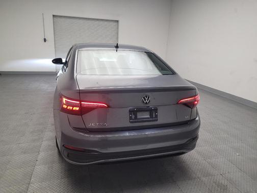 Platinum Gray Metallic 2024 Volkswagen Jetta 1.5T SE