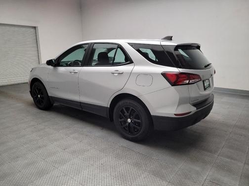 Silver Ice Metallic 2022 Chevrolet Equinox LS