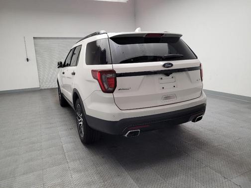 White Platinum Metallic Tri-Coat 2017 Ford Explorer sport