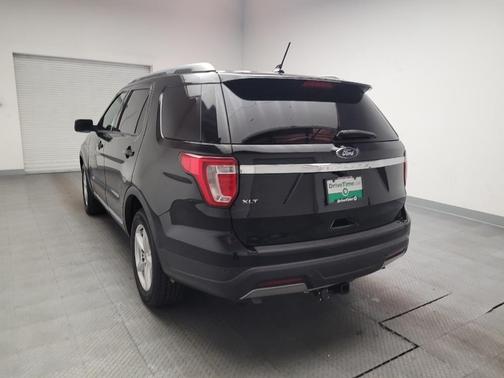 Agate Black Metallic 2019 Ford Explorer XLT