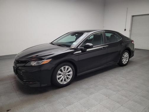 Midnight Black Metallic 2018 Toyota Camry LE