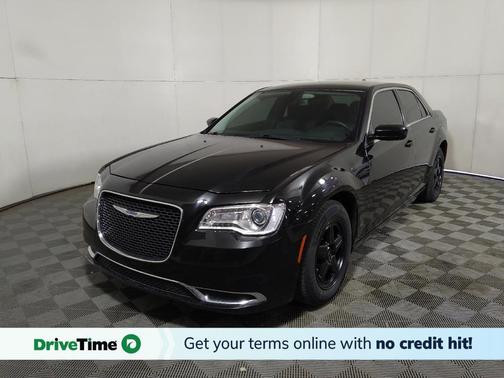 Gloss Black 2018 Chrysler 300 Touring