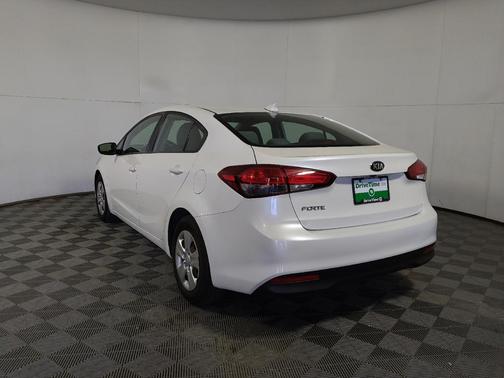 White 2018 Kia Forte LX