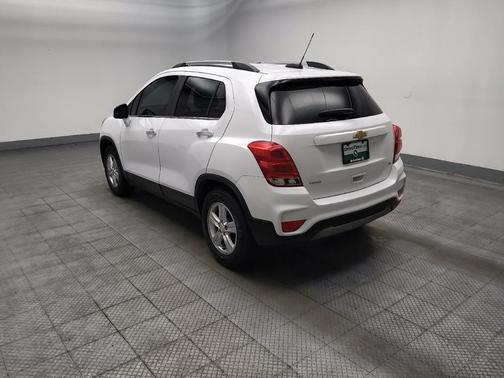 Summit White 2019 Chevrolet Trax LT