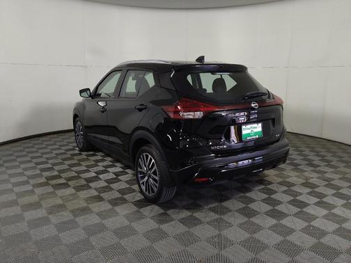 Super Black 2024 Nissan Kicks SV