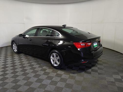 Mosaic Black Metallic 2022 Chevrolet Malibu 1LS