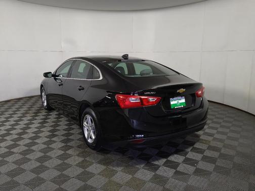 Mosaic Black Metallic 2022 Chevrolet Malibu 1LS