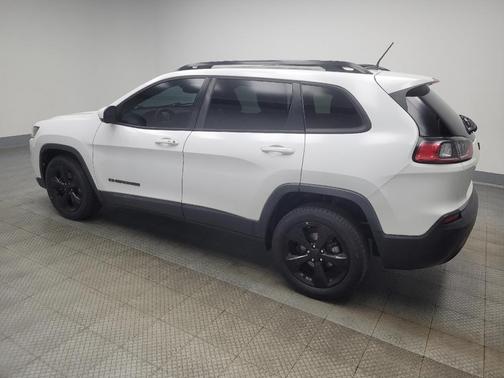White 2019 Jeep Cherokee Altitude