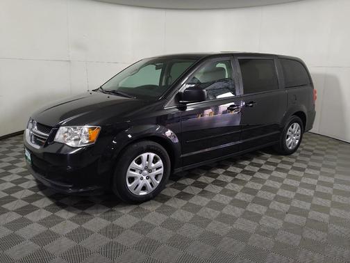 Black Onyx Crystal Pearlcoat 2017 Dodge Grand Caravan SE