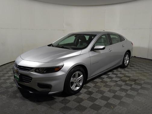 Silver Ice Metallic 2018 Chevrolet Malibu LT