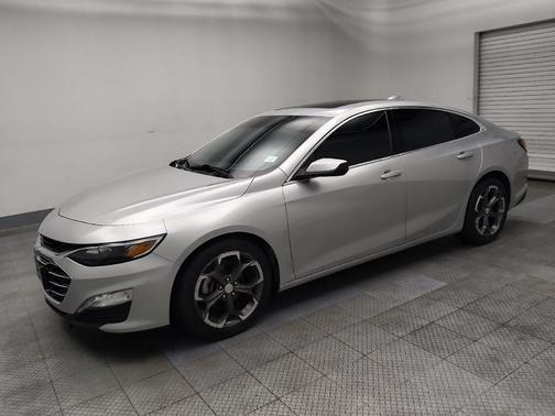 Silver Ice Metallic 2022 Chevrolet Malibu FWD LT
