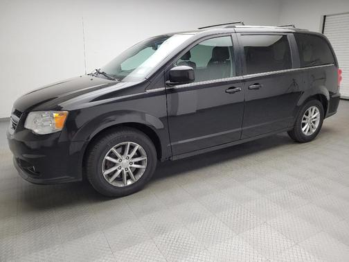 Black Onyx Crystal Pearlcoat 2019 Dodge Grand Caravan SXT